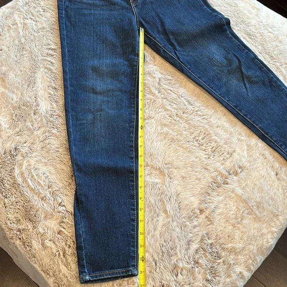 High Rise Levi’s - Picture 2 of 5